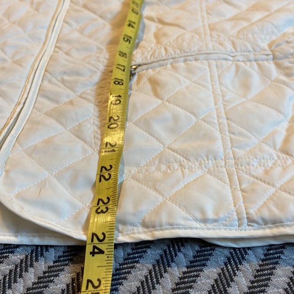 Light Weight Quilted Vest - Picture 6 of 6